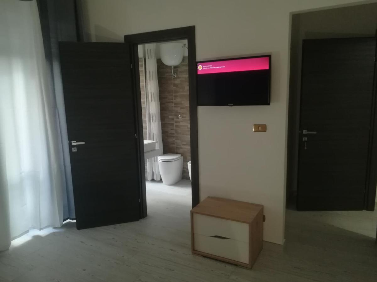 Home Mazzei Piazza Bilotti Козенца Номер фото