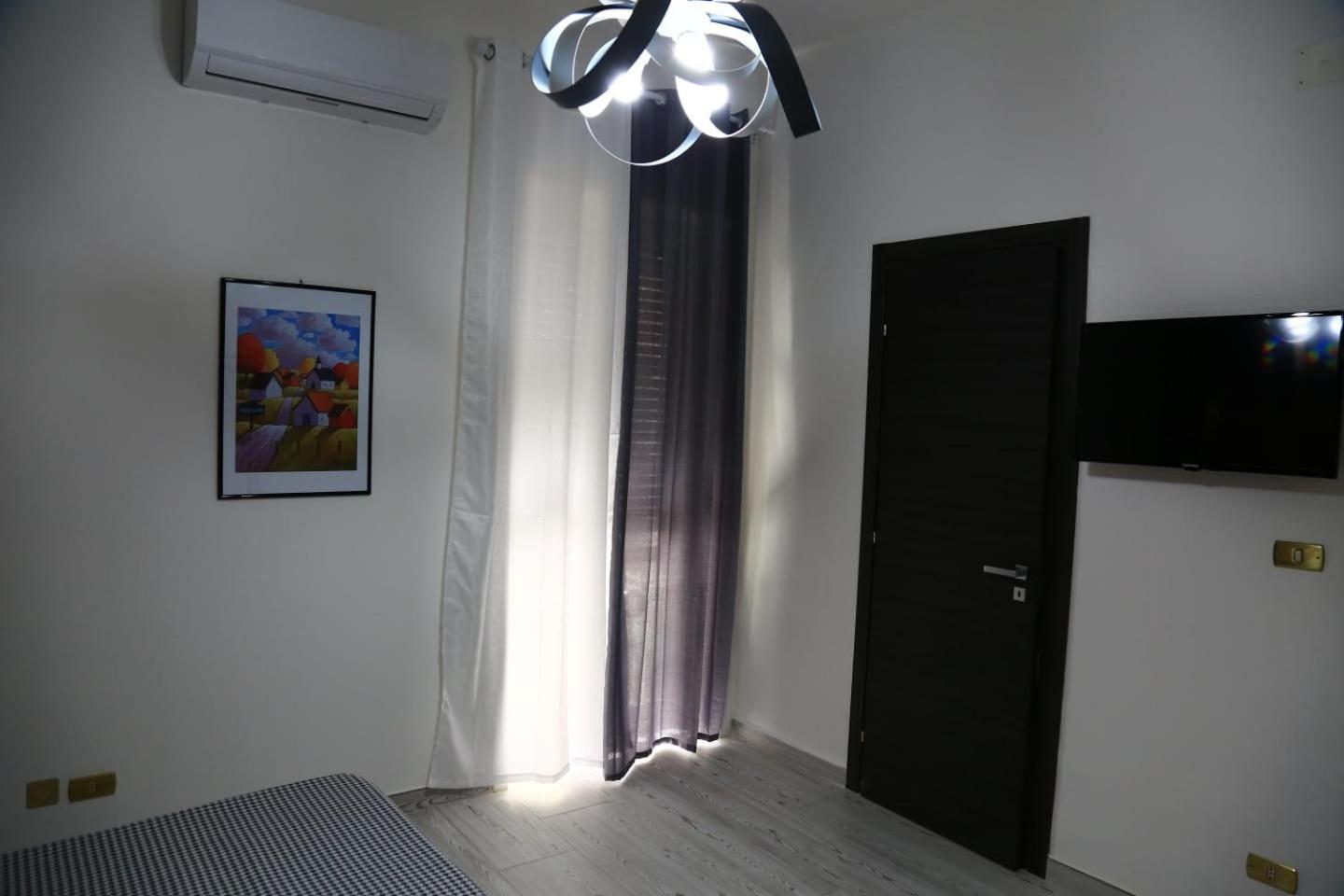 Home Mazzei Piazza Bilotti Козенца Номер фото